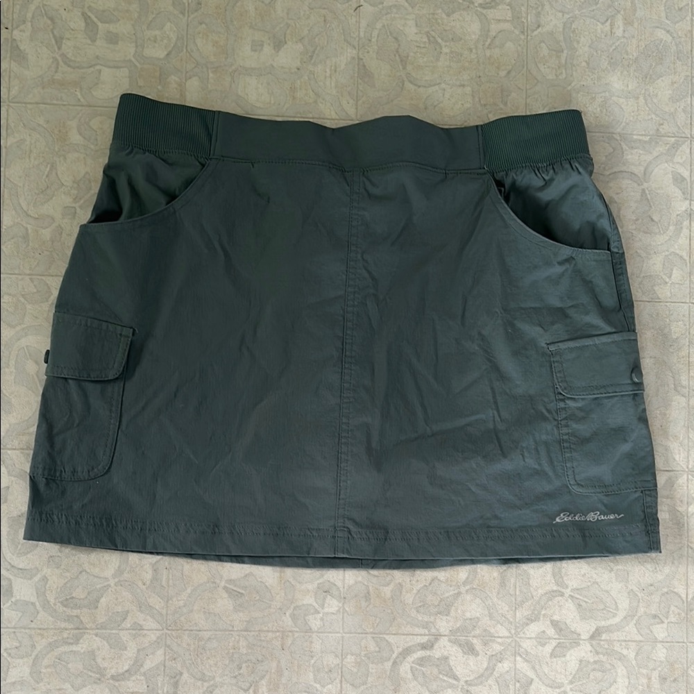 Eddie Bauer Forest Green Skort with Pockets